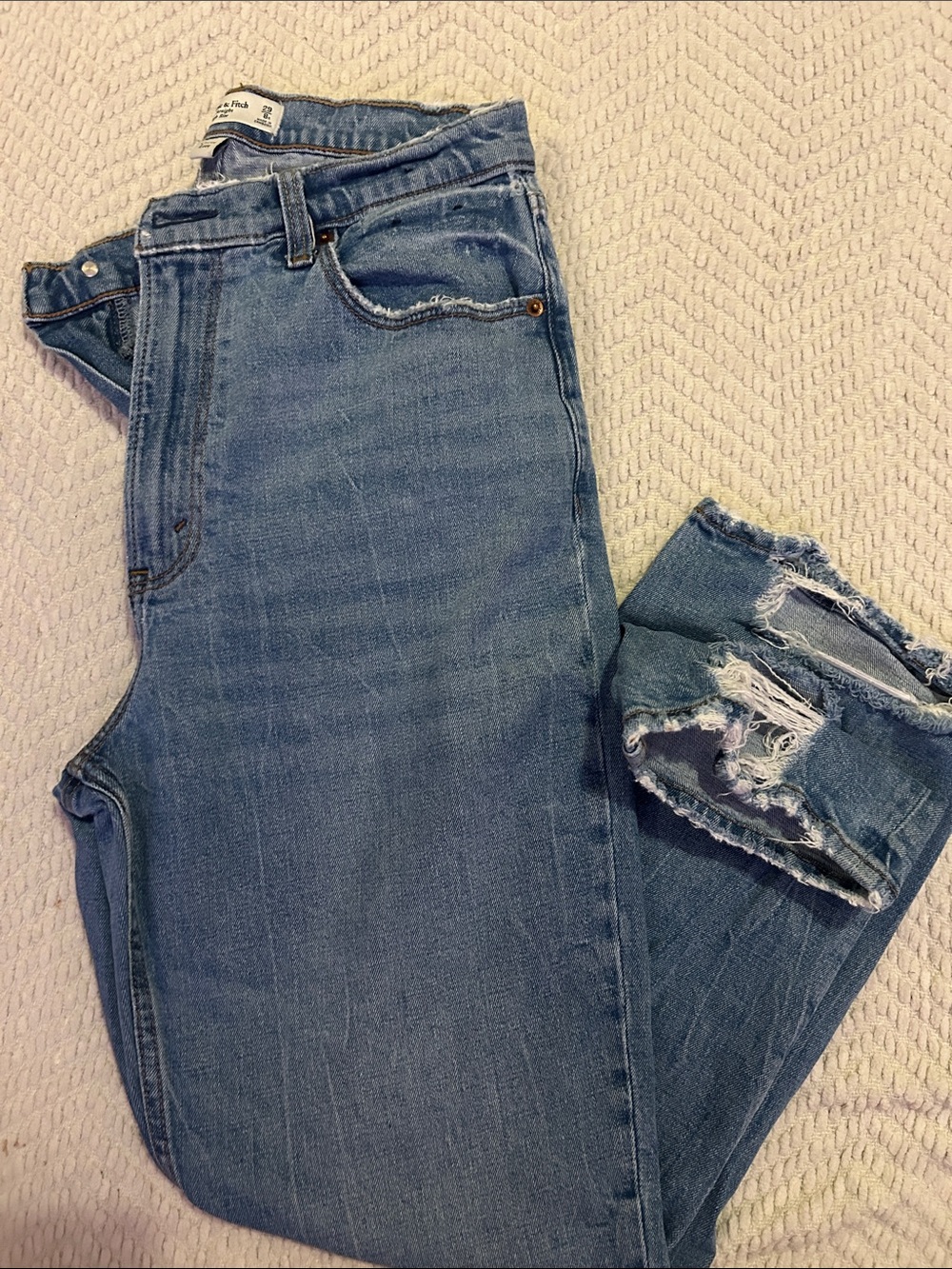 Abercrombie & Fitch Curve Love light wash distressed denim